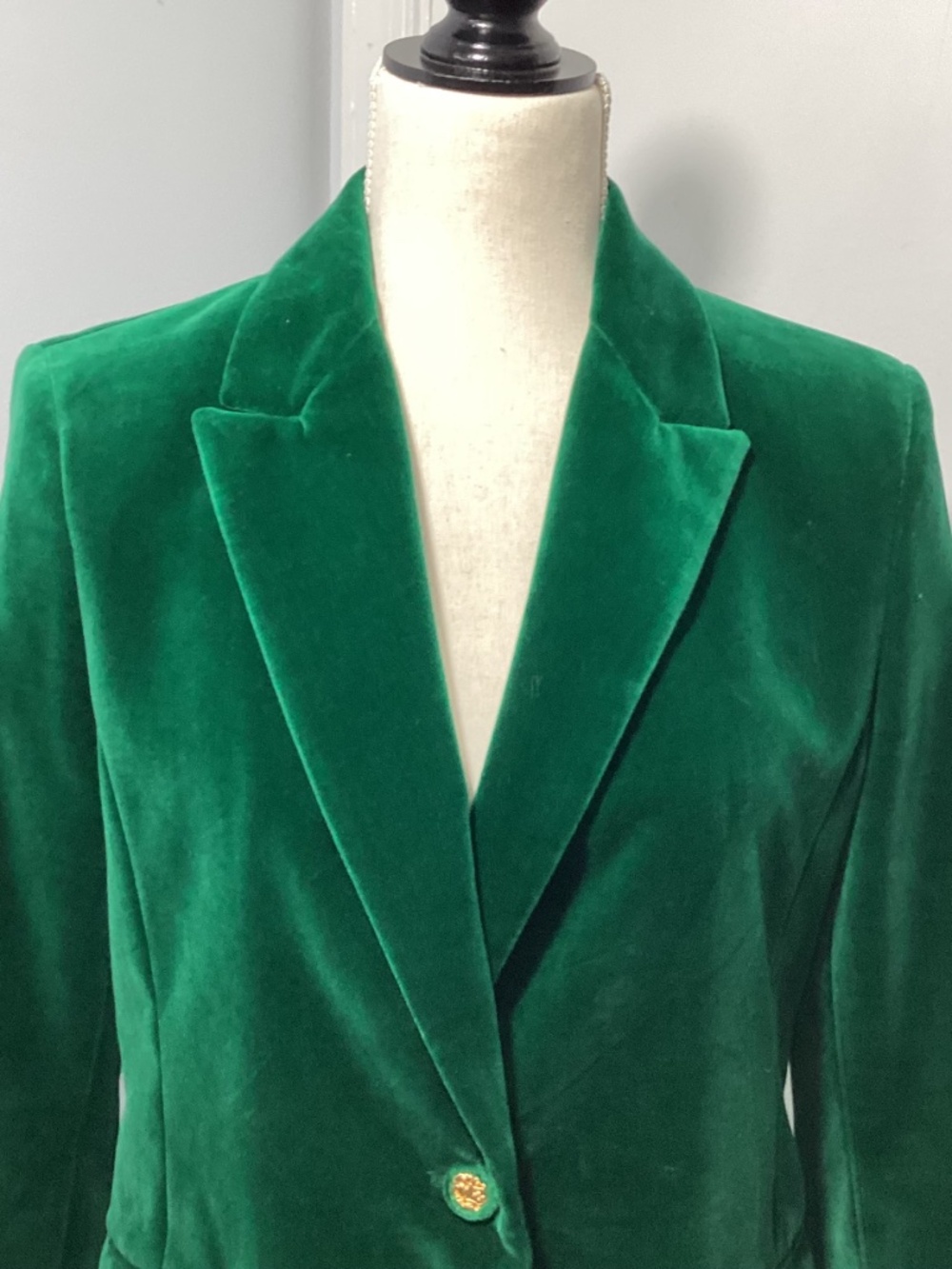 ZARA LIMITED EDITION SIZE M CHRISTMAS GREEN VELOUR BLAZER GOLG BUTTONS - Picture 2 of 8